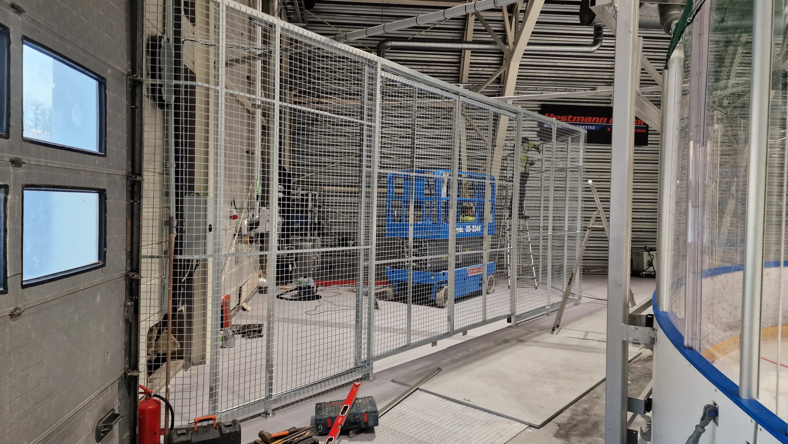 Jordal Ungdomshall – Beskyttelsesbur For Ismaskin (2023)